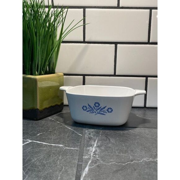 Lot of Corningware Caserole Pans 2x24oz and 1 1/2pt - Picture 3 of 7